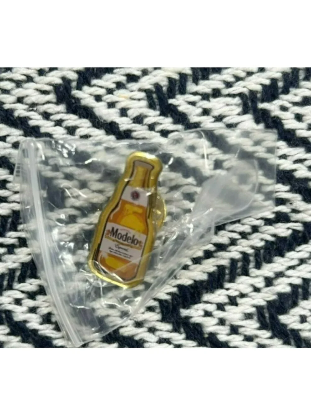 Modelo Mens Full-Zip Hoodie Black Large With Pins Set Limited Edition - Picture 5 of 8